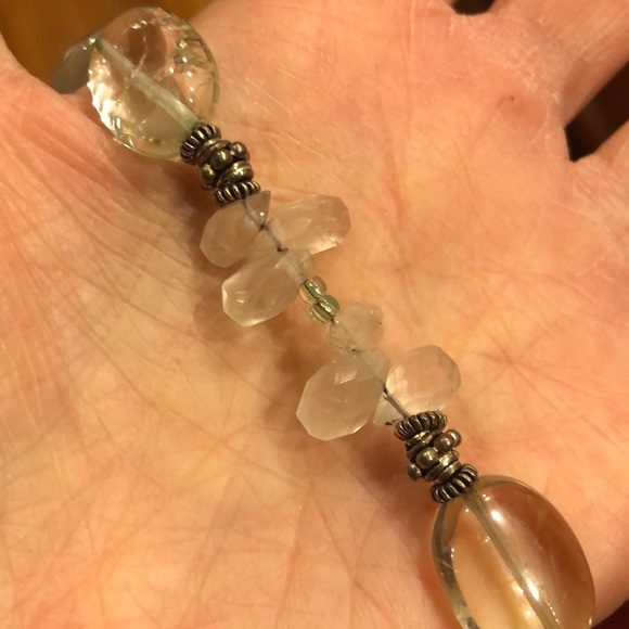 🌸 Gorgeous Quartz Stone Pastel Necklace - Picture 5 of 7